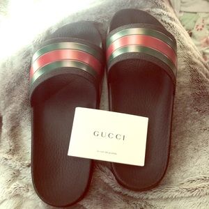 LIKE NEW GUCCI Slides!
